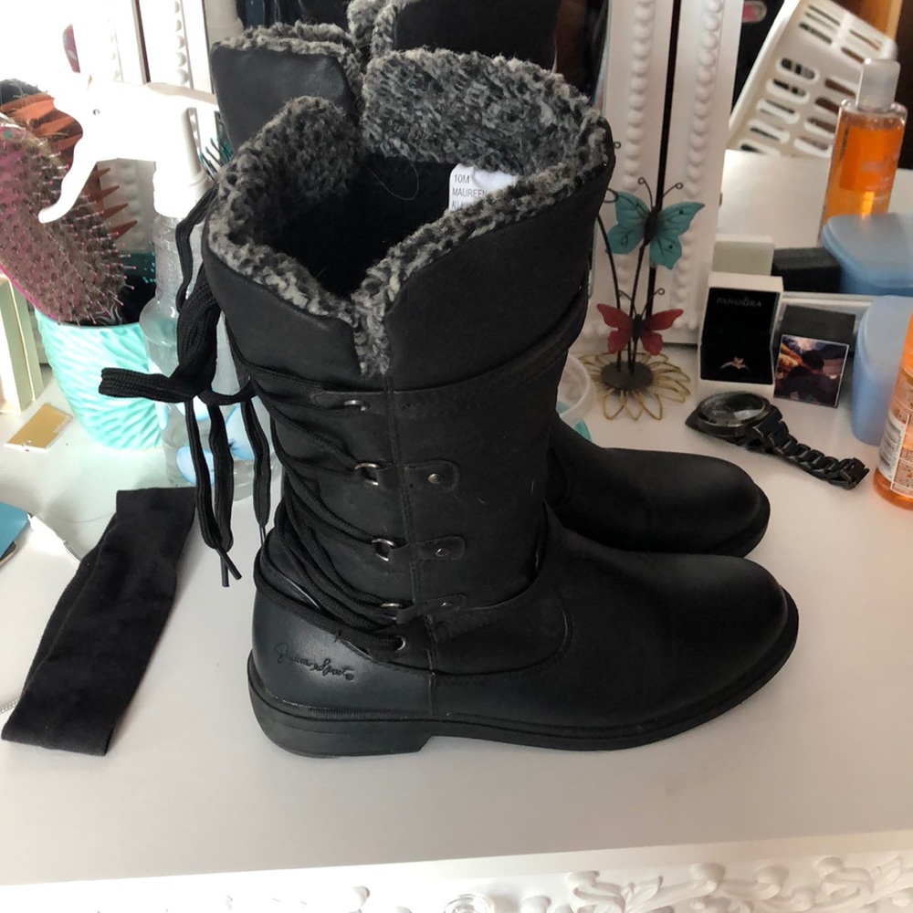 Boots - Picture 2 of 5